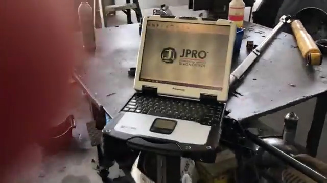 5.JPRO Heavy Truck Diagnostic Scanner Tool on 2014 International with Cummins-2