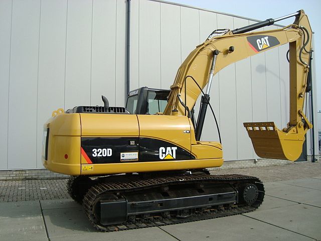 Caterpillar-320D-Hydraulic-Excavator-Move-Slowly-Trouble