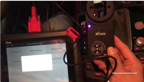 Xtool x100 pad2 pro with KC100 adapter program 5th immo for audi A6l-15