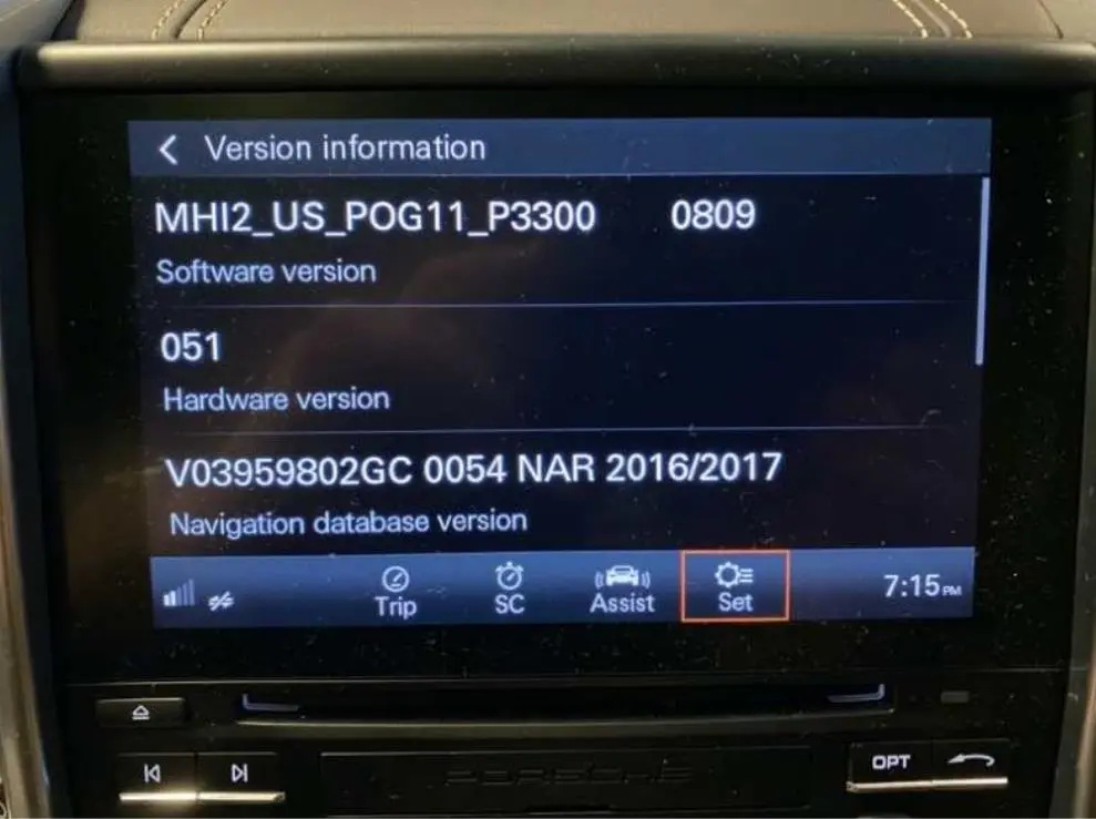 How to activate Porsche 718 CarPlay and Android Auto via USB-2