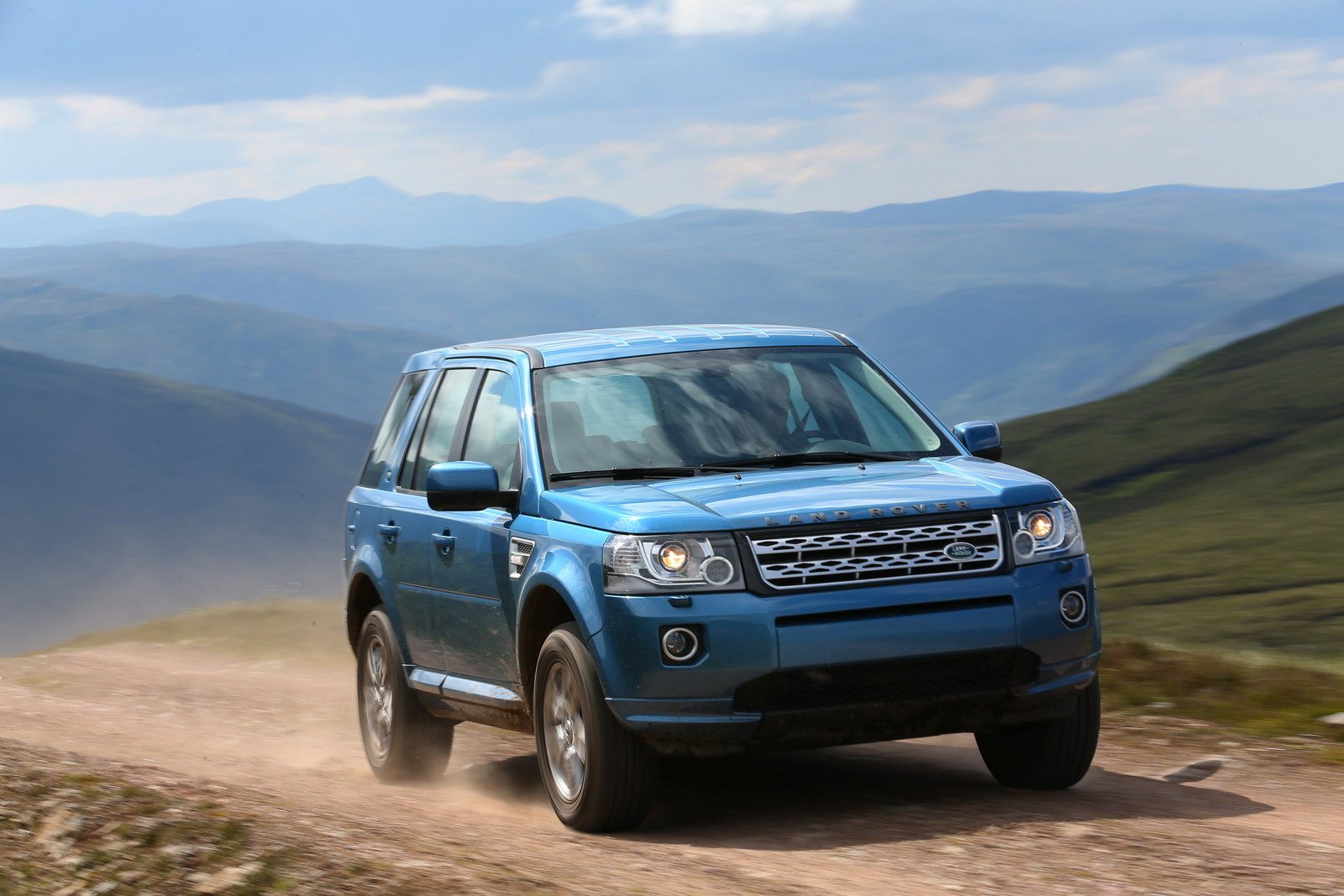 Land-Rover-Freelander-2-2013-Water-in-Fuel-Detection-Reset-by-Launch-X431-1